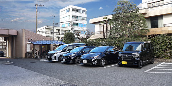 院内駐車場